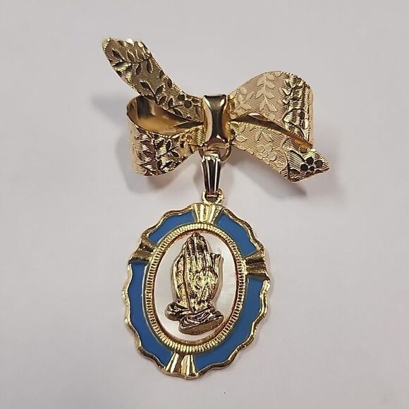 Religious Church Hands Praying Christian Catholic Gift Gold Tone Blue MOP Brooch - Picture 1 of 5